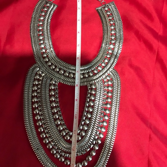 “NWOT” GORGEOUS SILVER BIB NECKLACE - Picture 4 of 5